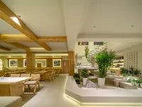 Lanting Snow Hotel (Xuexiang National Forest Park)