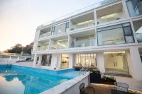 Wuning Yidu Yishanhai Holiday Homestay - Pools