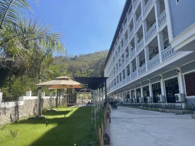 Weston Hotel Luang Prabang Hotel dekat The Bamboo Experience
