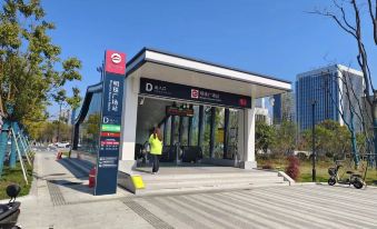 Good Blue House Hotel (Keqiao Textile Chengbei Market)