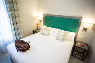 Plazuela del Carbón Suites Hotel dekat Torre Tavira