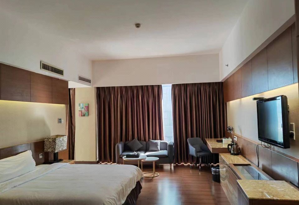 Huifeng Hotel - Housity