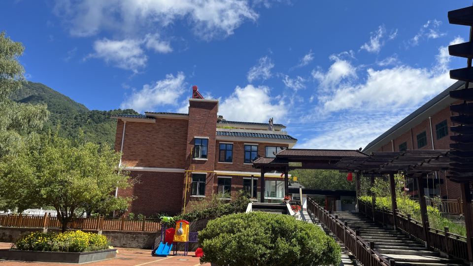 Liuba Zibai Kangyang Hotel