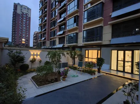 Hua Jian Tang B&B Отели в г. Фейченг