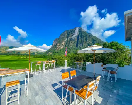 Pavilion Pha Leuang & Bungalows Hoteles en Feuang