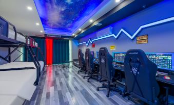 International Village E-sports Hotel (Xinbai Plaza MixC Store)