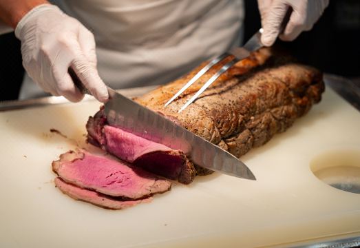 나에바 프린스 호텔의 객실 내부와 전망