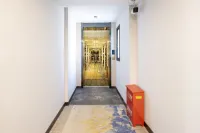 Kanaz Jinmeijia Hotel - غرفة مطلة على الجبل