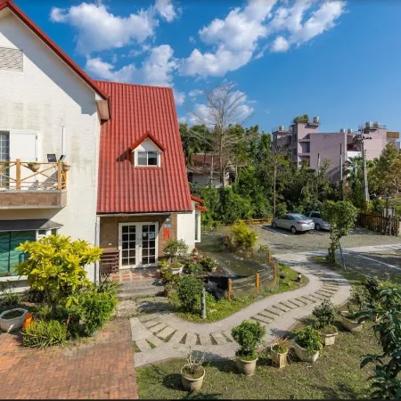 Yi Shin Garden Hostel Отели рядом с достопримечательностью «Станция Zhixue»