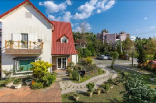 Yi Shin Garden Hostel Hotels near Menghuan Pond