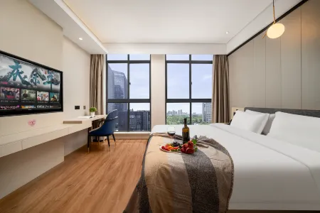 yage Hotel (Pinghu Wuyue Square Shengli Road) Отели рядом с достопримечательностью «Pinghu Mo's Manor»