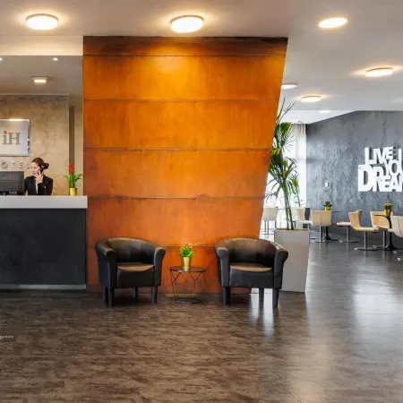 iH Hotels Milano Lorenteggio Отели рядом с достопримечательностью «Лорентеджо»