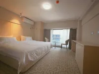 Xinzheng Gangyue Hotel (Zhengzhou Aviation Port Area Shuanghe Lake Central Park)