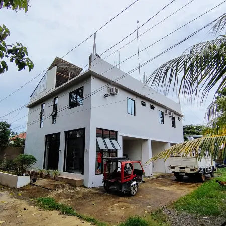 RedDoorz @ Elton Guesthouse