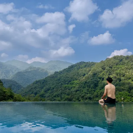 Trip.com Group Country Retreats (Mount Emei Yixi-Qingyin Joint Resort)