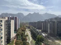 Elong R.YUN Hotel (Huayin Huashan Scenic Area Visitor Center Huashan North Station)
