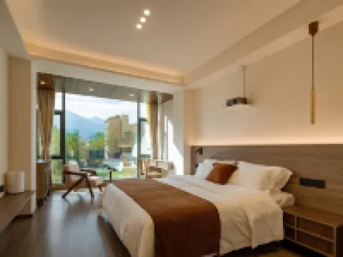 Stay on the mountains Hotel a Heishui