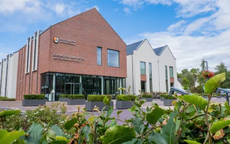 Edgbaston Park Hotel and Conference Centre Отели рядом с достопримечательностью «Birches Green Evangelical Free Church»