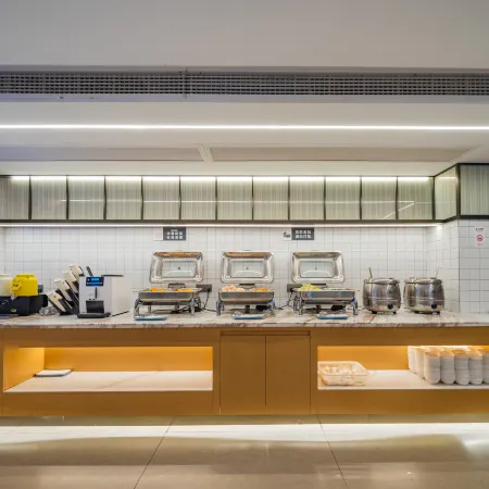 Lydia Hotel (Chengdu East Railway Station)