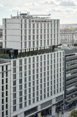 VP Plaza España Design Отели рядом с достопримечательностью «Небоскреб "Испания"»