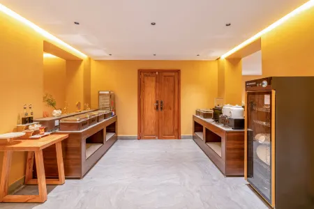 Huayue Shanshui Gallery Hotel, Daxin Detian Отели рядом с достопримечательностью «Detian Transnational Waterfall Scenic Spot»