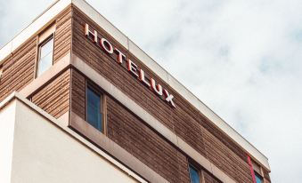 1. HOTELUX ..