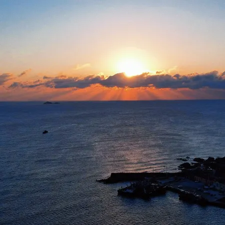 Muqing Senyu · Light Luxury Seaview Hot Spring Homestay