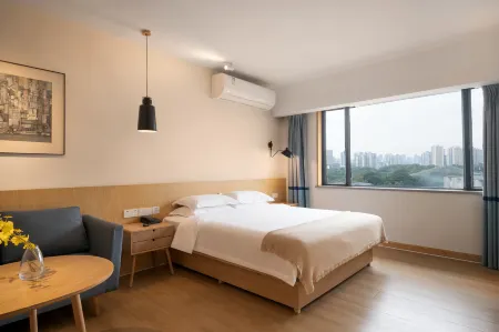 DADA Taodu Trojan Horse Hotel (Chongqing Yangjiaping Light Rail Station) Отели рядом с достопримечательностью «Chongqing Institute of Engineering (Nanquan Campus)»