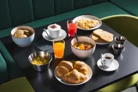 CX Trieste Giulia - breakfast