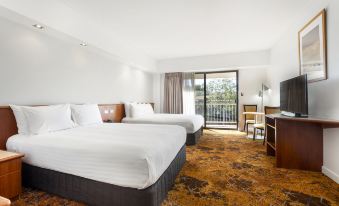 3. Crowne P..