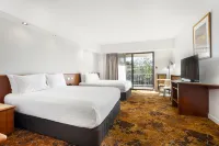Crowne Plaza Alice Springs Lasseters Hotels in Desert Springs