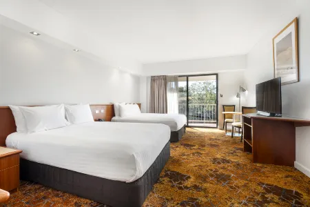 Crowne Plaza Alice Springs Lasseters