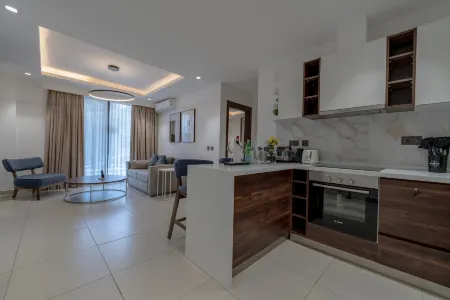 The Pelican Hotel Cantonments Accra Отели в г. Столичный округ Аккра