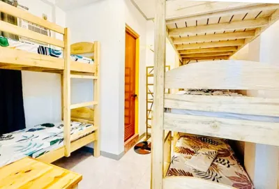 RedDoorz Plus @ Remarkable Hotel Alcala Pangasinan 아싱건 팜 앤드 플라워 가든 히데어웨이 공원 주변 호텔