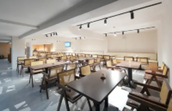 Vichy Hotel (Mingyue Eternal Love Store)