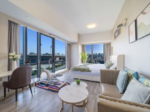 Zhongshang Yiju Sports Theme Cinema Apartment (Nanjing South Railway Station North Square)