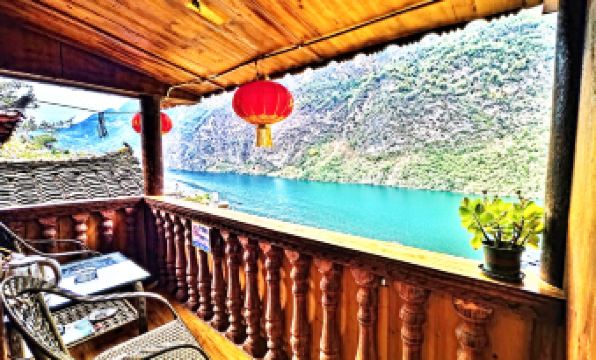 Shuibo Renjia Inn