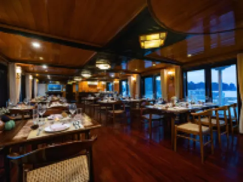 Hera Classic Boutique Cruise