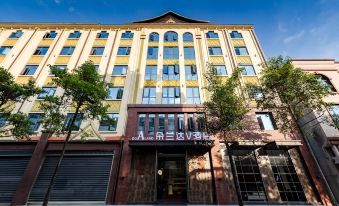 DO A LAND v Hotel Dehong Mangshi Airport Branch