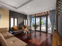Palazzo Luxury Hotel & Bistro - Central My Khe Beach Walking Street Hotels near The Marble Mountains
