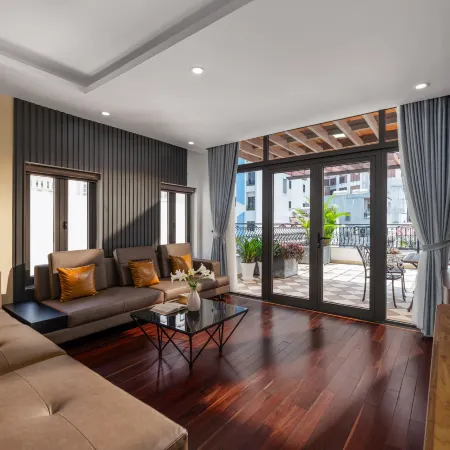 Palazzo Luxury Hotel & Bistro - Central My Khe Beach Walking Street