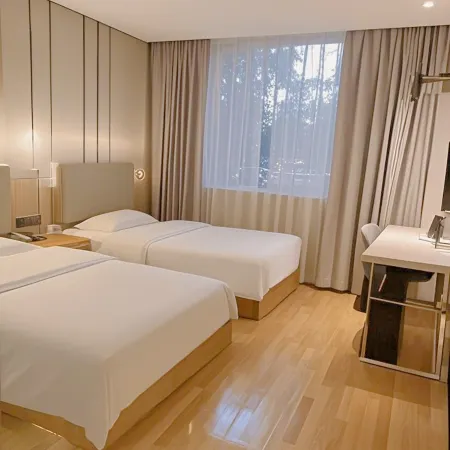 7Days Inn Hotel (Neijiang Longchang Xinhua Street)