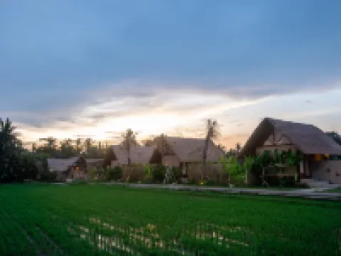 ポンドック マワス Villa Alamanda周辺のホテル