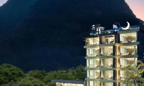 Lanshan Wangyue Homestay (Yangshuo Shili Gallery Store)