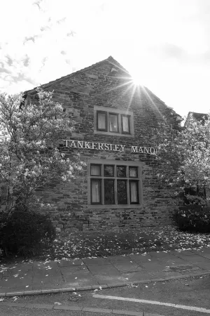 Mercure Barnsley Tankersley Manor Hotel Отели рядом с достопримечательностью «Wise Owl»