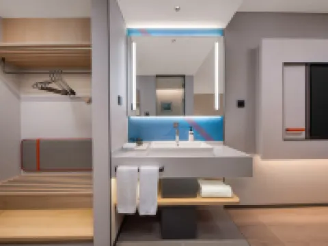 Holiday Inn Express Wuhan Jianghan Road Pedestrian Street โรงแรมในอู่ฮั่น