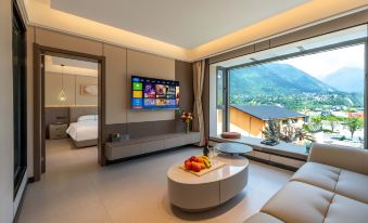 Jikong Wangxue Resort Hotel (Hailuogou Glacier Forest Visitor Center)