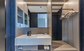 Shanghai Pudong Jinqiao Subway Station Light Residence Hotel