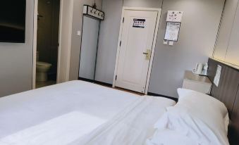 Aimu Hotel (Changge Yifeng City Plaza)