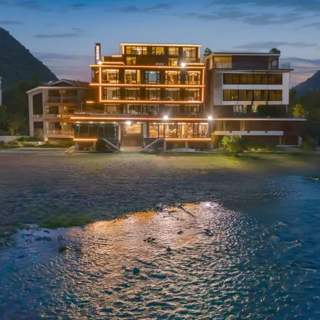 Bonfire Villa · Creekside · Starry Sky Pool Family Vacation Homestay (Moon Bay Scenic Area)